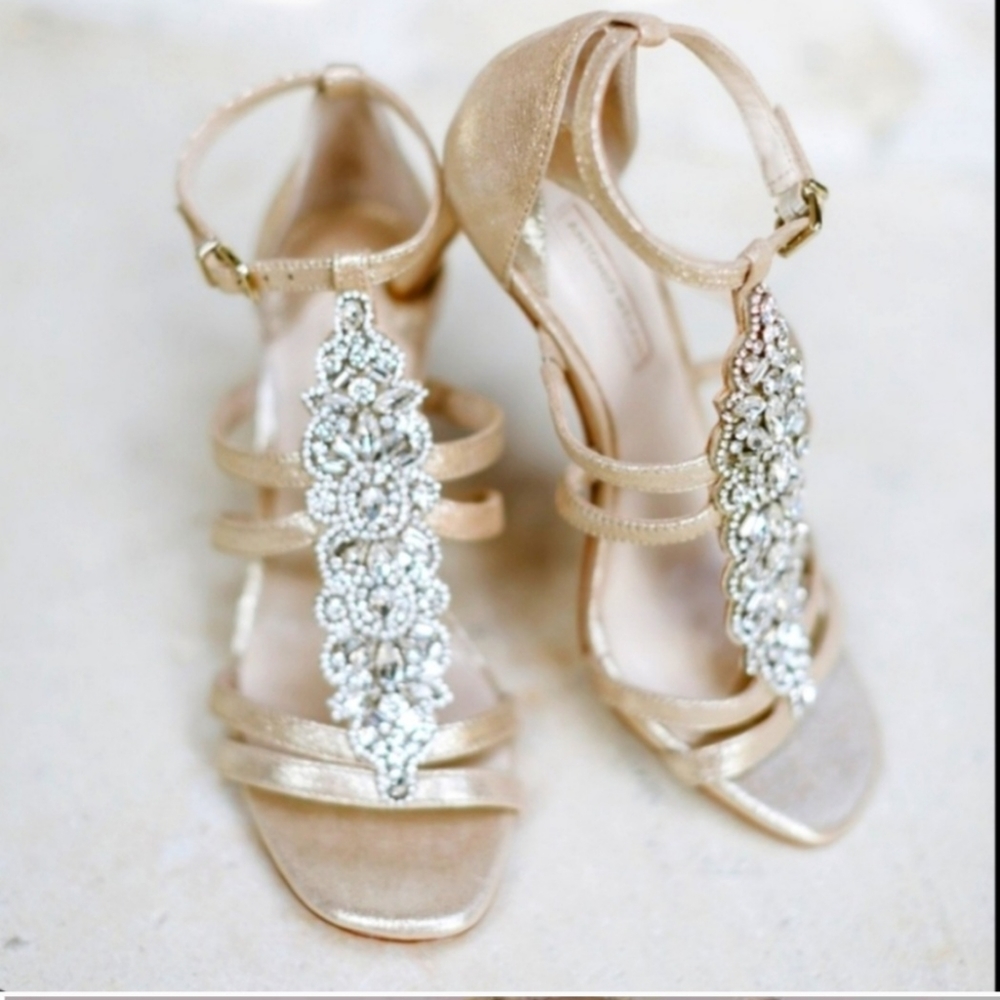 Antonio Melani Gold sandals women's sz 8 - Picture 11 of 15